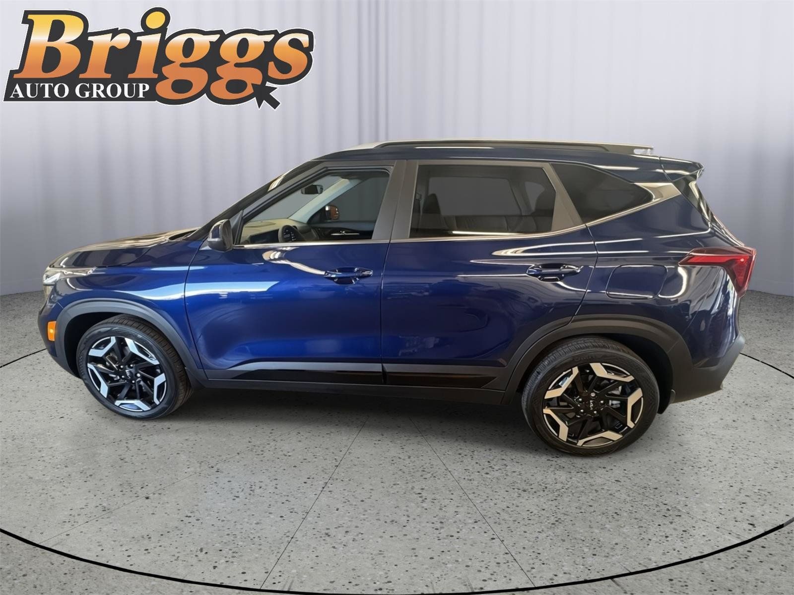 Used 2024 Kia Seltos SX w/ SX Sunroof Package AWD/4WD image 2