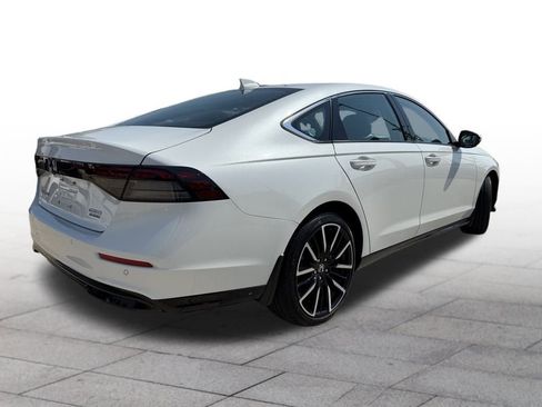 Used 2024 Honda Accord Touring image 6