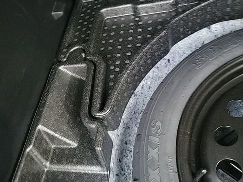 Certified 2023 Ford Escape Platinum image 31