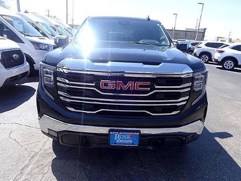 Used 2025 GMC Sierra 1500 SLT AWD/4WD image 1