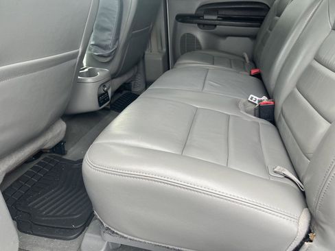 Used 2005 Ford Excursion XLT AWD/4WD image 16