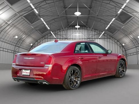 Used 2019 Chrysler 300 Touring w/ Sport Appearance Package RWD image 7