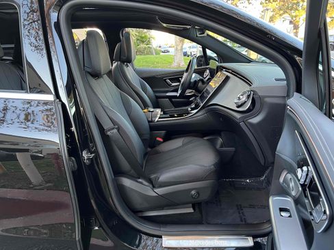 Used 2023 Mercedes-Benz EQE 350+ 4MATIC SUV w/ Exclusive Trim Package image 40