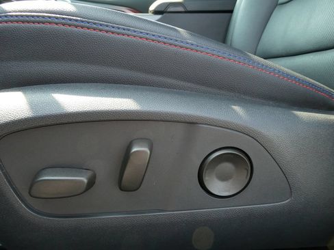 Certified 2024 Chevrolet Equinox EV RS FWD image 26