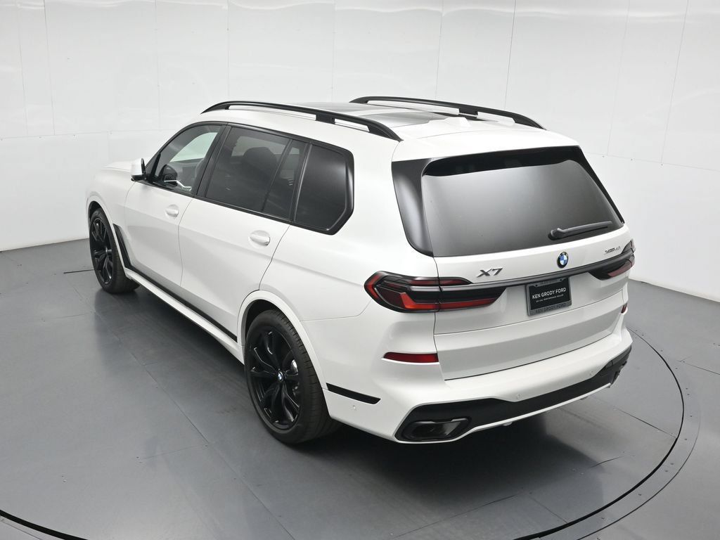 Used 2025 BMW X7 xDrive40i w/ M Sport Package AWD/4WD image 43