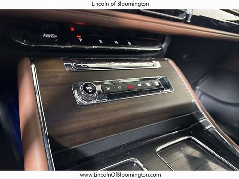 Certified 2025 Lincoln Aviator Reserve w/ Illumination Package image 44