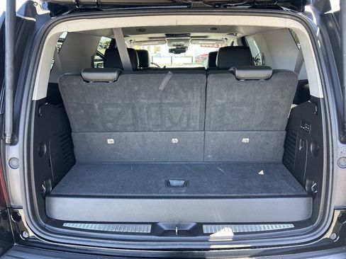 Used 2018 Chevrolet Tahoe LT w/ LT Signature Package AWD/4WD image 23