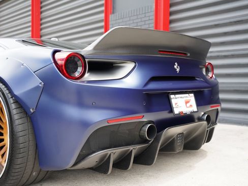 Used 2017 Ferrari 488 GTB RWD image 4