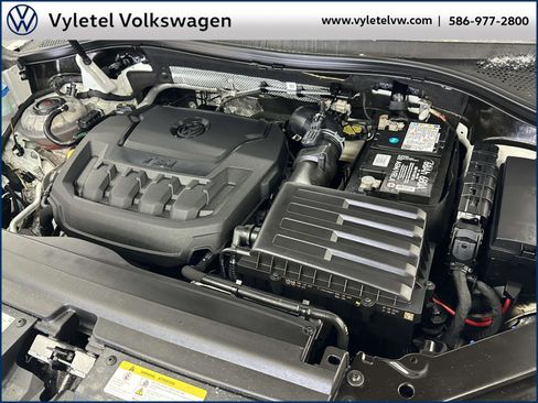 Used 2021 Volkswagen Tiguan SE R-Line image 9