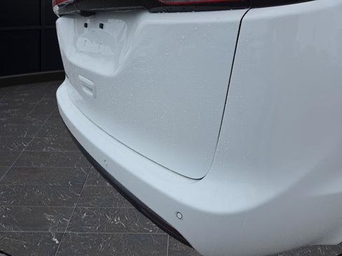 New 2026 Chrysler Pacifica Select image 37