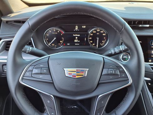 Used 2025 Cadillac XT5 Luxury FWD image 12