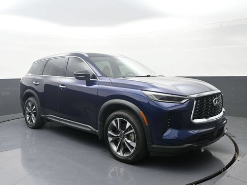 Used 2023 INFINITI QX60 Luxe w/ Vision Package AWD/4WD image 3