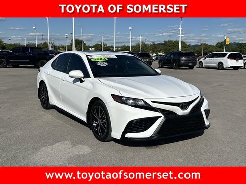 Certified 2024 Toyota Camry SE w/ Convenience Package FWD image 1