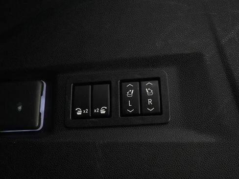 Used 2021 GMC Yukon AT4 w/ AT4 Premium Plus Package AWD/4WD image 11