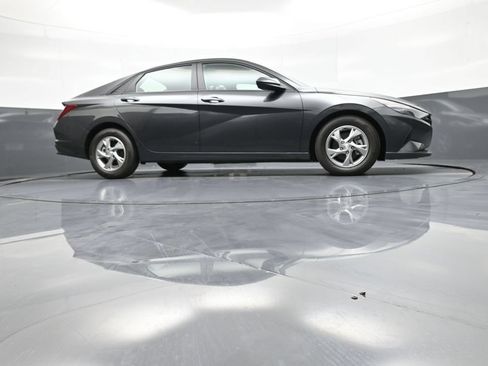 Certified 2021 Hyundai Elantra SE FWD image 28