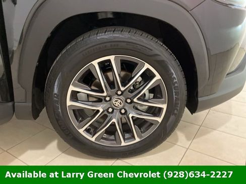 Used 2026 Toyota Corolla Cross XLE image 29