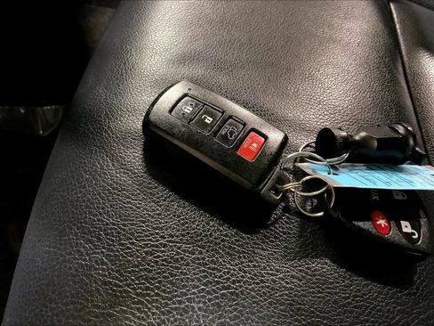 Used 2015 Toyota RAV4 Limited image 14