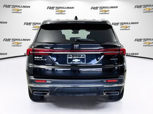Used 2025 Buick Enclave Preferred FWD image 6