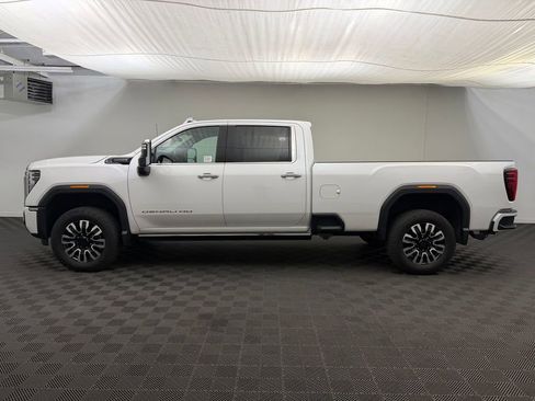 Used 2024 GMC Sierra 3500 Denali Ultimate AWD/4WD image 2