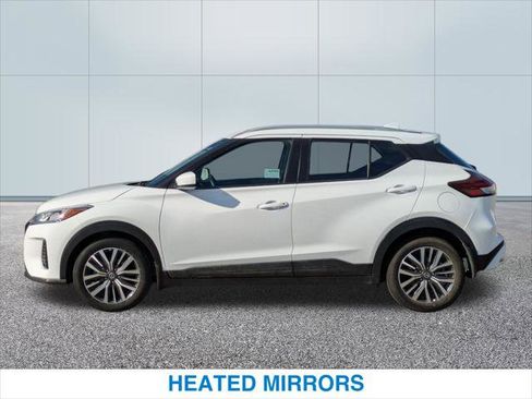 Used 2021 Nissan Kicks SV image 10