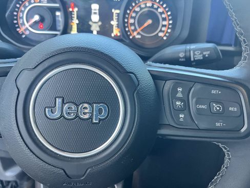 Used 2025 Jeep Gladiator Rubicon w/ Safety Group AWD/4WD image 26