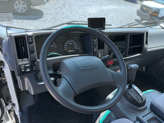 Used 2016 Isuzu NPR RWD image 30