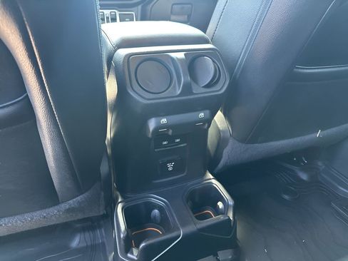 Used 2021 Jeep Gladiator Overland image 21