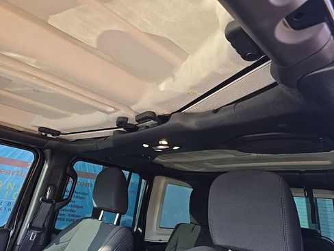 Used 2021 Jeep Wrangler Unlimited Sport AWD/4WD image 32