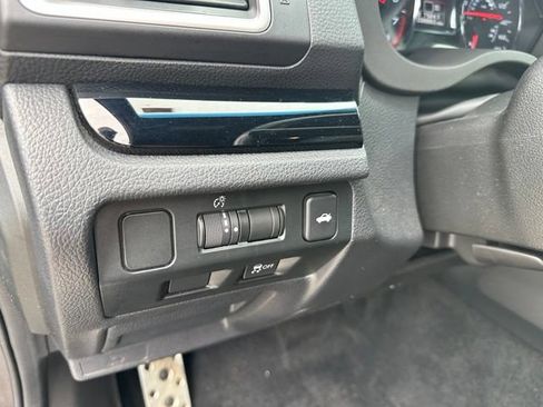 Used 2019 Subaru WRX STI AWD/4WD image 18