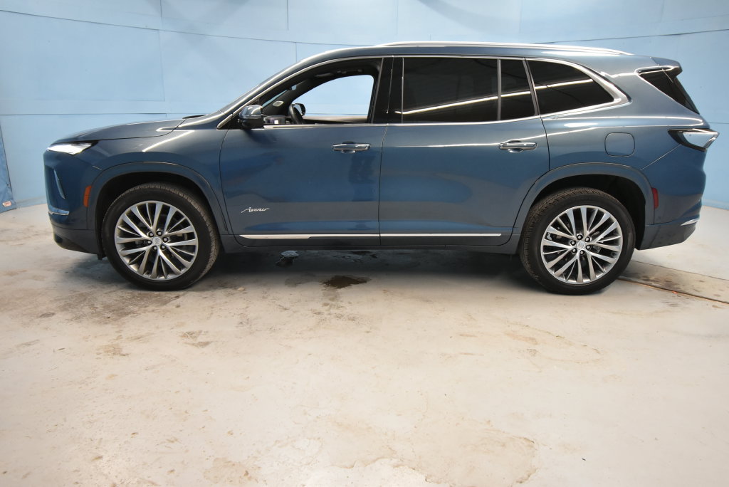 Used 2025 Buick Enclave Avenir w/ Super Cruise Package AWD/4WD image 37