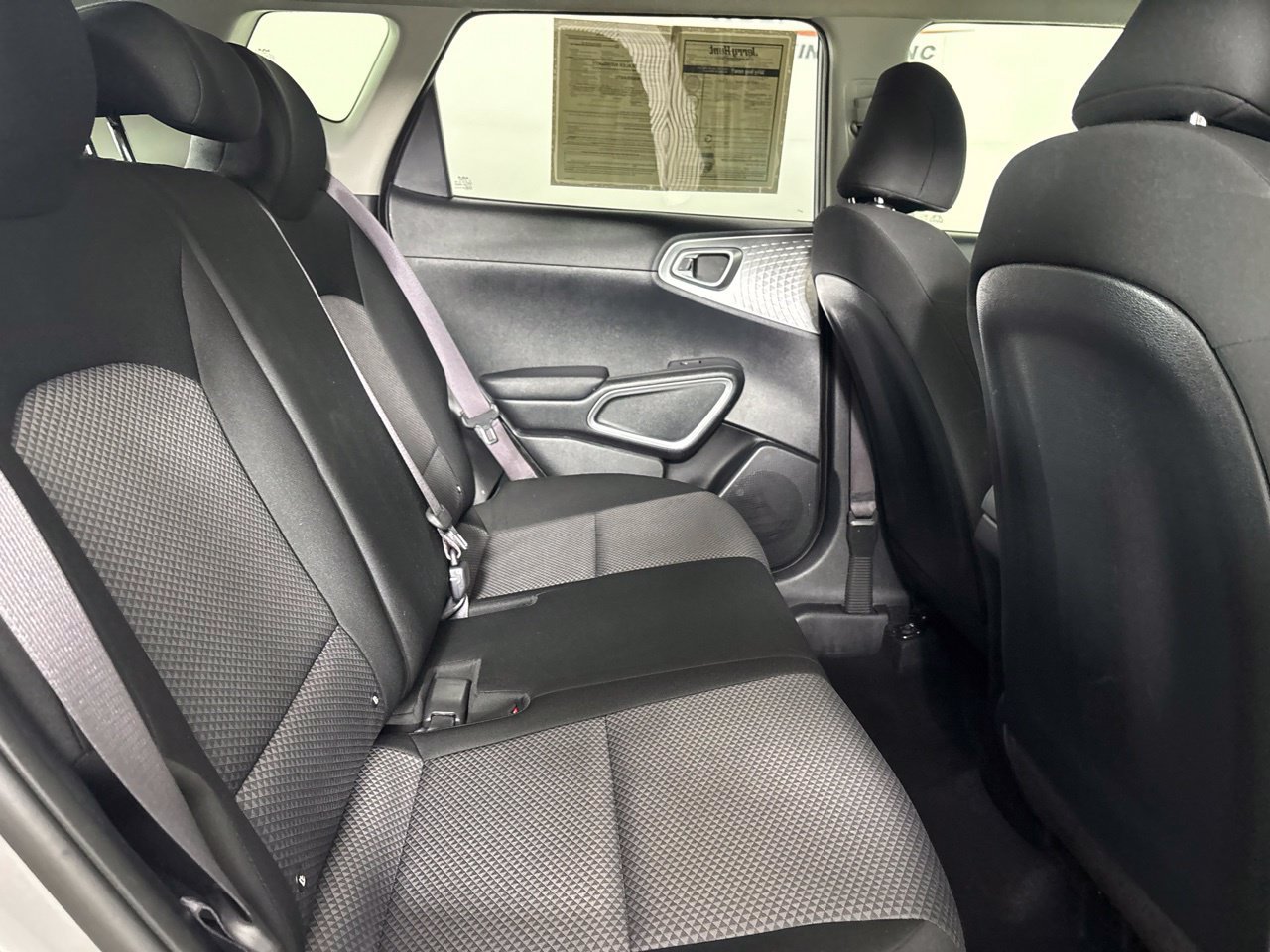 Used 2025 Kia Soul LX w/ LX Technology Package FWD image 27