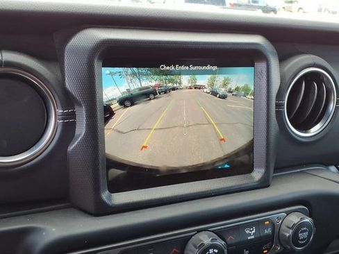 Used 2023 Jeep Wrangler Unlimited Sahara w/ Cold Weather Group AWD/4WD image 15