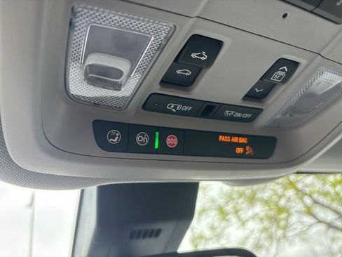 Used 2020 Chevrolet Equinox Premier AWD/4WD image 30