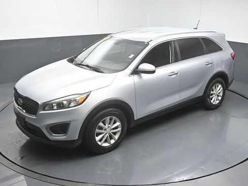 Used 2016 Kia Sorento LX image 43