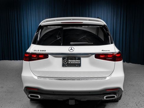 New 2026 Mercedes-Benz GLS 580 4MATIC image 9