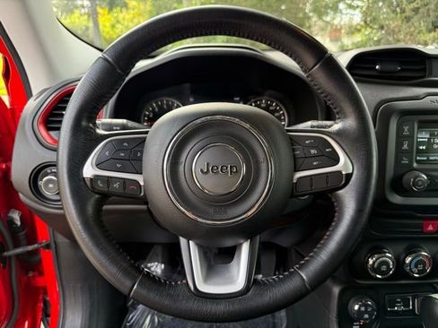 Used 2016 Jeep Renegade Trailhawk image 15
