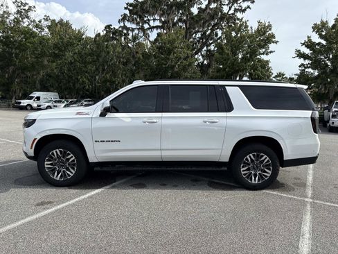 Used 2025 Chevrolet Suburban Z71 w/ Comfort Package image 6