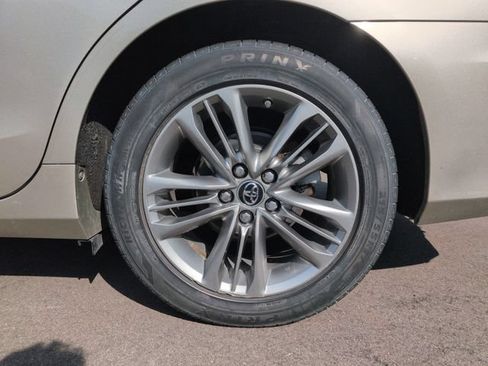 Used 2016 Toyota Camry SE FWD image 11