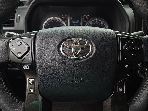 Used 2022 Toyota 4Runner TRD Off-Road Premium AWD/4WD image 20