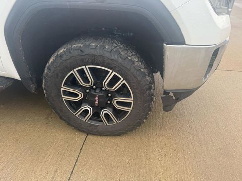 Used 2021 GMC Sierra 2500 SLE w/ SLE Value Package; image 6