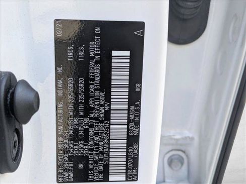 Used 2021 Toyota Highlander Limited FWD image 15