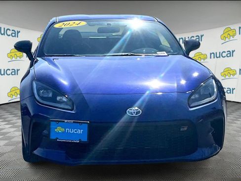 Used 2024 Toyota GR86 Premium w/ Performance Package image 2