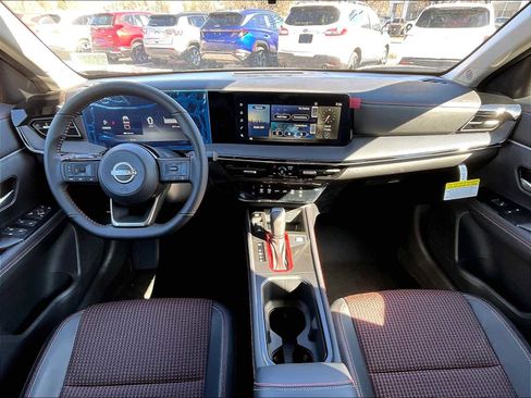 New 2025 Nissan Kicks SR image 12