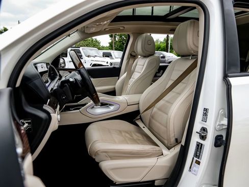 Used 2023 Mercedes-Benz GLS 580 4MATIC image 51