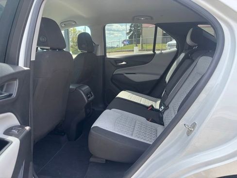 Used 2022 Chevrolet Equinox LS w/ LS Convenience Package image 12