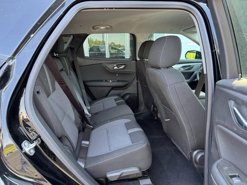 Used 2024 Chevrolet Blazer LT w/ Convenience Package FWD image 13