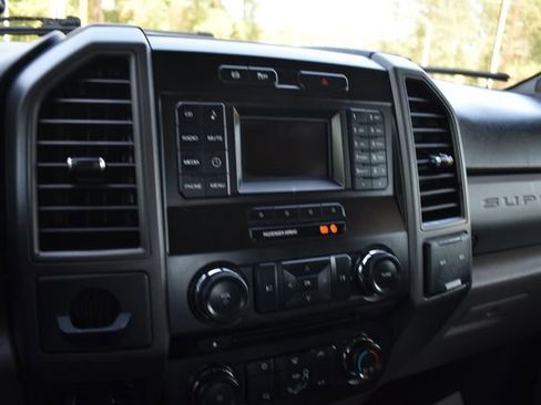 Used 2017 Ford F450 XL w/ Power Equipment Group image 15