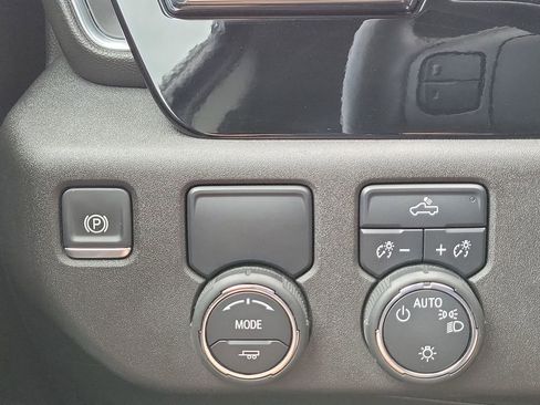 Certified 2025 Chevrolet Silverado 1500 LT image 18