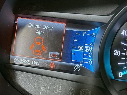 Certified 2023 Ford Edge SEL image 10