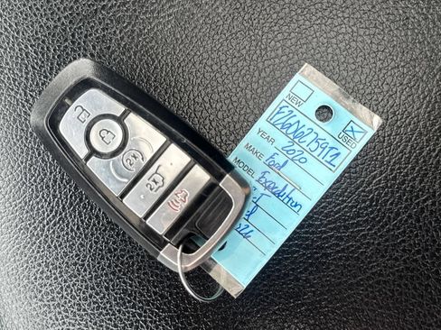 Used 2020 Ford Expedition XLT w/ Equipment Group 202A AWD/4WD image 53
